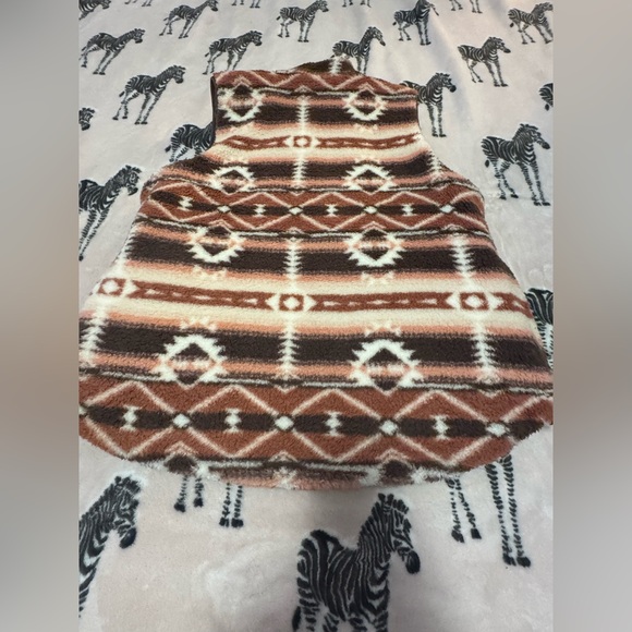 Reversible Indian Pattern Quilted Vest - Picture 6 of 6